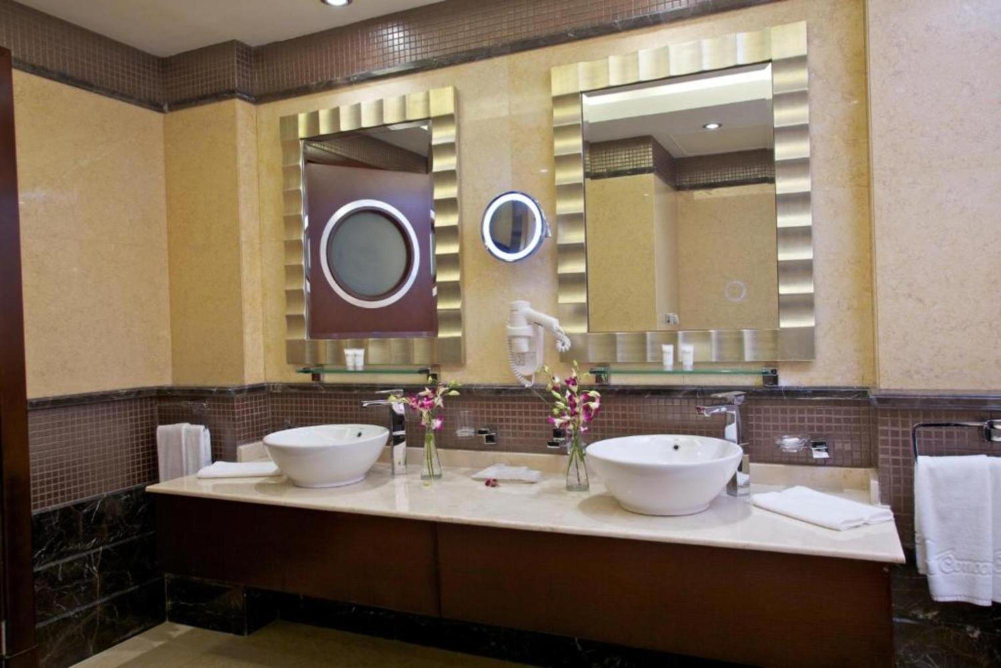 Dancenter Luxe Corniche Hotel Formerly Concorde Hotel Fudschaira Exterior foto